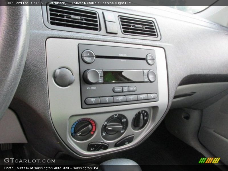 CD Silver Metallic / Charcoal/Light Flint 2007 Ford Focus ZX5 SES Hatchback