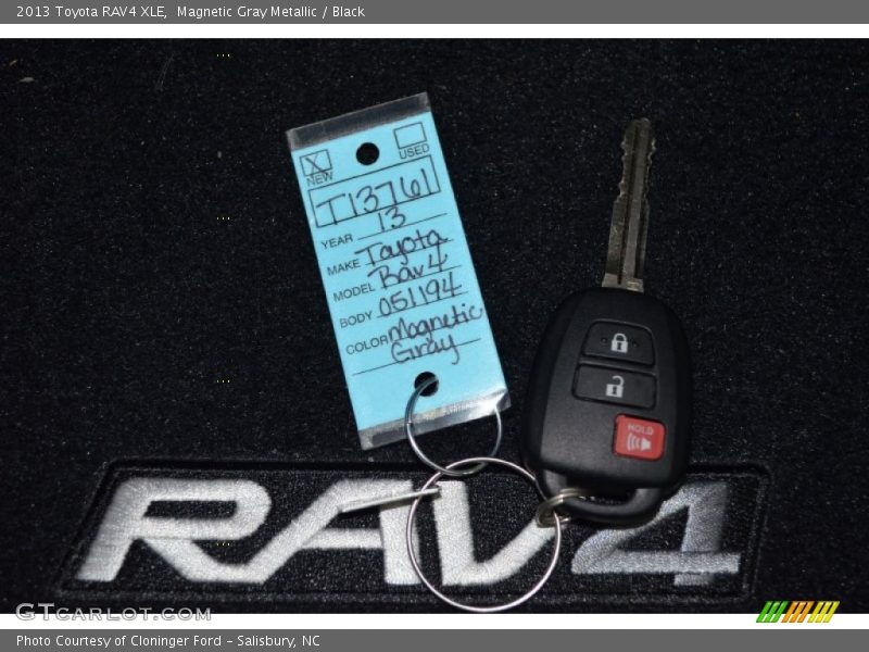 Magnetic Gray Metallic / Black 2013 Toyota RAV4 XLE