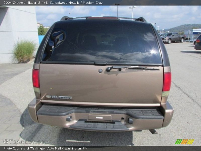 Sandalwood Metallic / Medium Gray 2004 Chevrolet Blazer LS 4x4