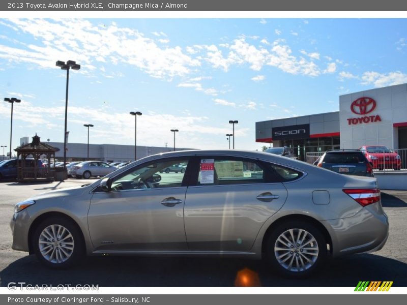 Champagne Mica / Almond 2013 Toyota Avalon Hybrid XLE