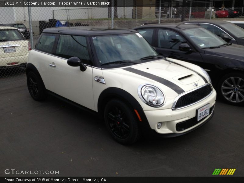 Pepper White / Carbon Black 2011 Mini Cooper S Hardtop