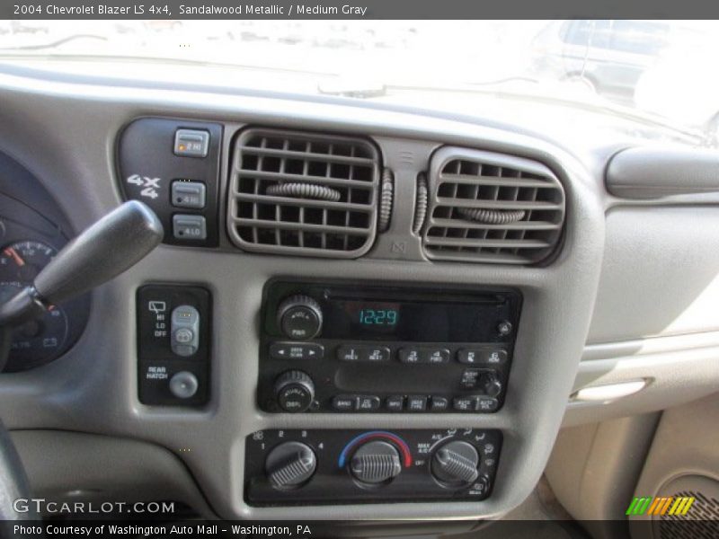 Sandalwood Metallic / Medium Gray 2004 Chevrolet Blazer LS 4x4