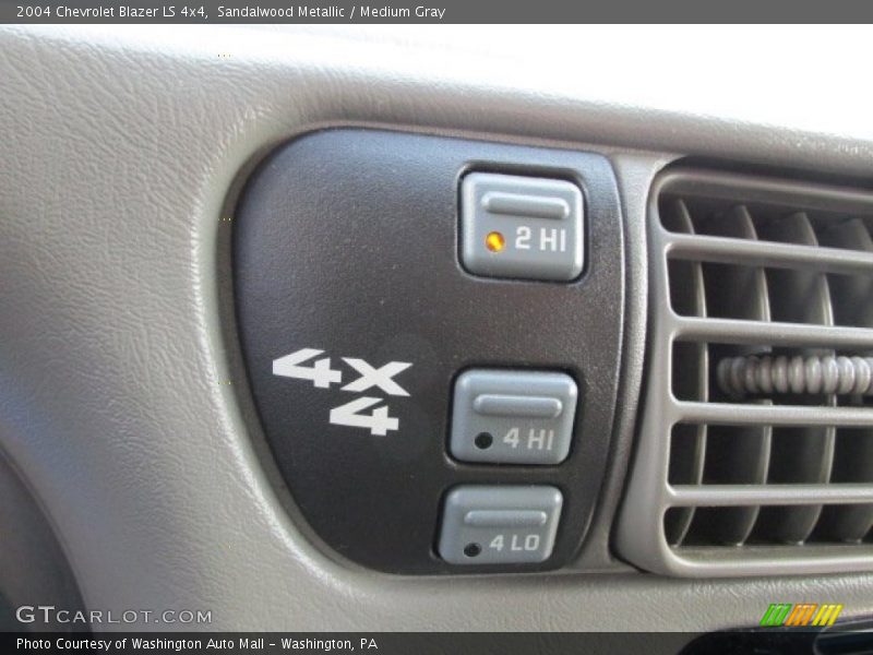 Sandalwood Metallic / Medium Gray 2004 Chevrolet Blazer LS 4x4