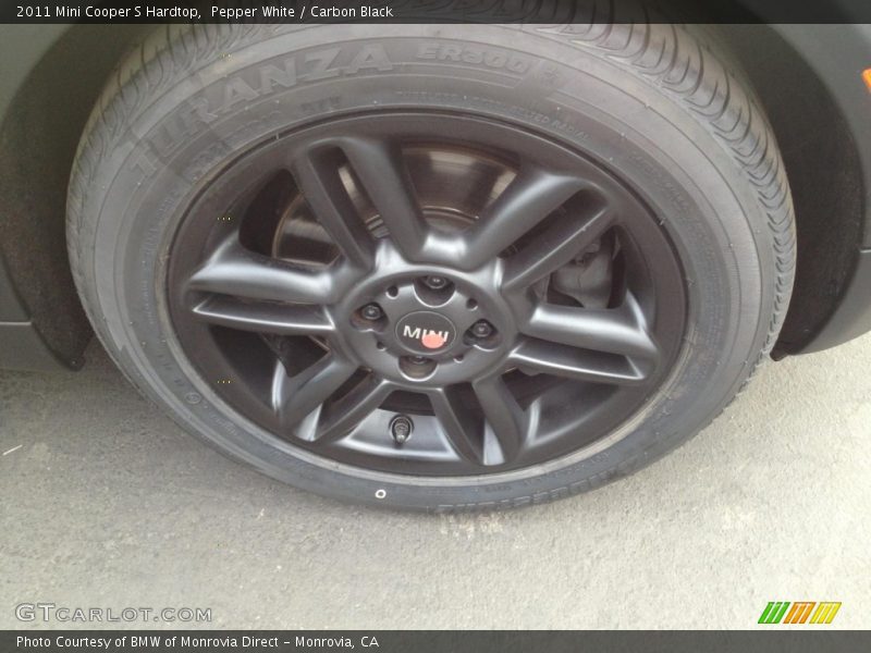 Pepper White / Carbon Black 2011 Mini Cooper S Hardtop