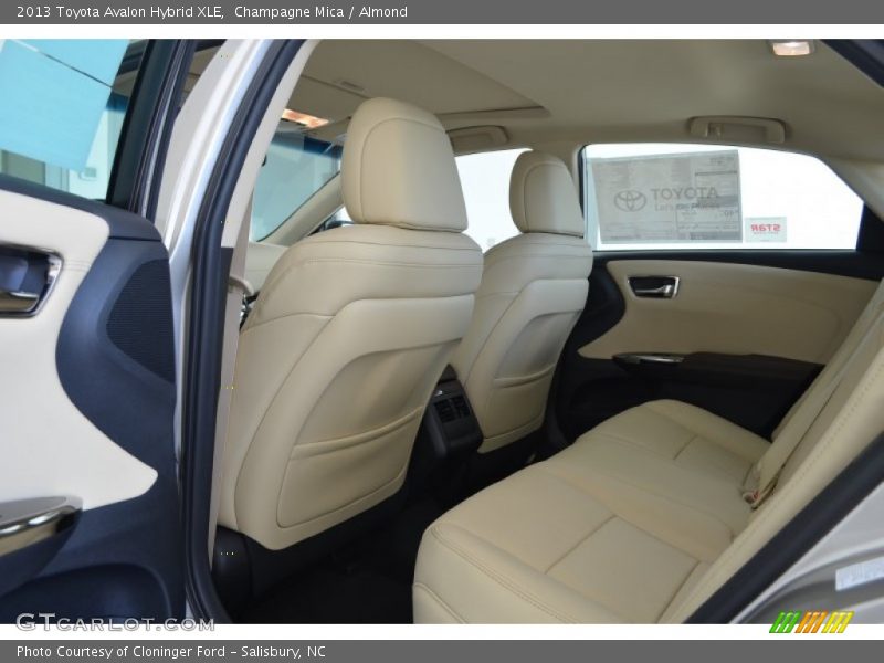 Champagne Mica / Almond 2013 Toyota Avalon Hybrid XLE
