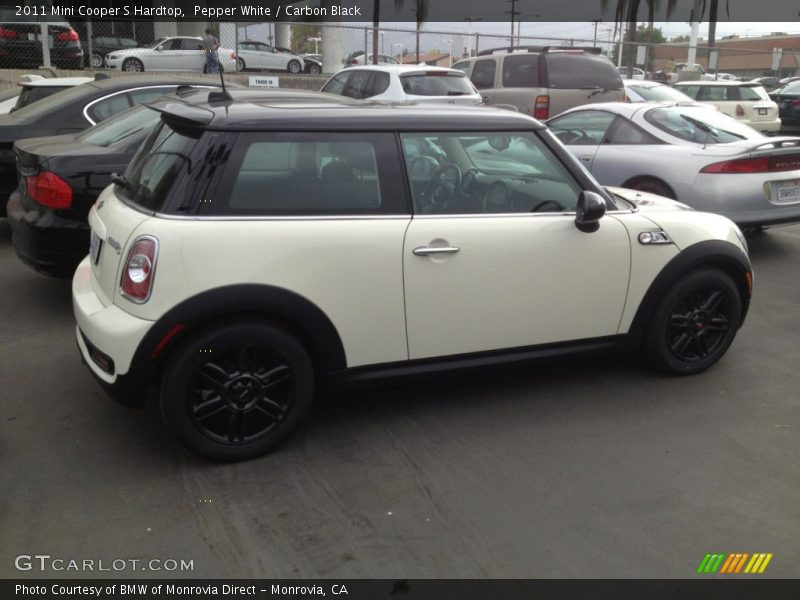 Pepper White / Carbon Black 2011 Mini Cooper S Hardtop