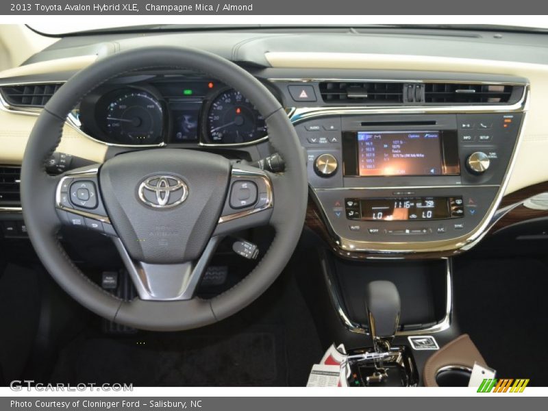 Champagne Mica / Almond 2013 Toyota Avalon Hybrid XLE