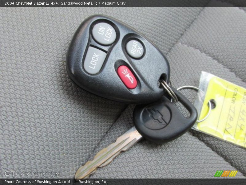 Sandalwood Metallic / Medium Gray 2004 Chevrolet Blazer LS 4x4