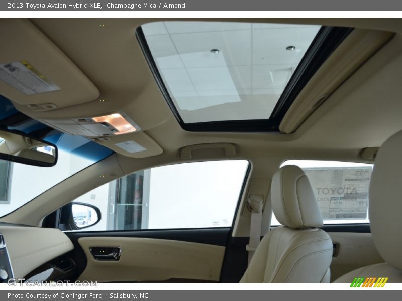 Champagne Mica / Almond 2013 Toyota Avalon Hybrid XLE