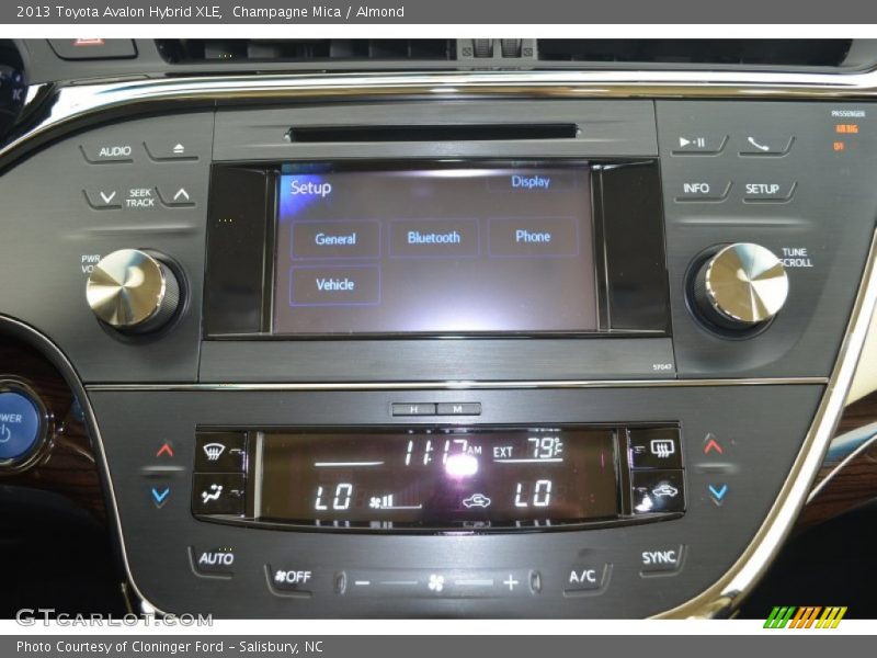 Champagne Mica / Almond 2013 Toyota Avalon Hybrid XLE