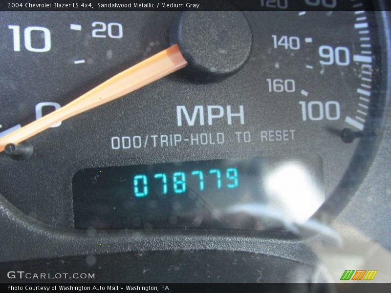 Sandalwood Metallic / Medium Gray 2004 Chevrolet Blazer LS 4x4