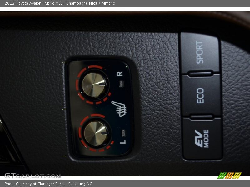 Champagne Mica / Almond 2013 Toyota Avalon Hybrid XLE