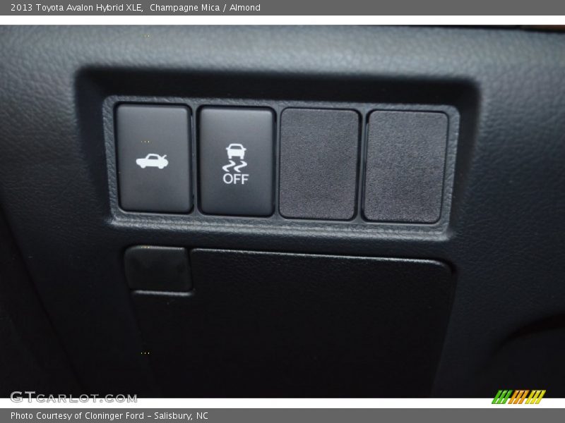 Champagne Mica / Almond 2013 Toyota Avalon Hybrid XLE