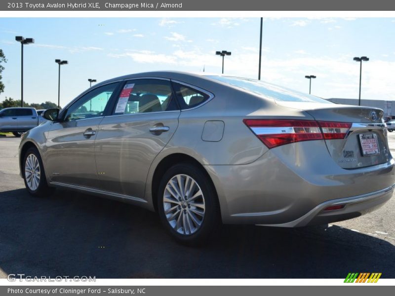 Champagne Mica / Almond 2013 Toyota Avalon Hybrid XLE