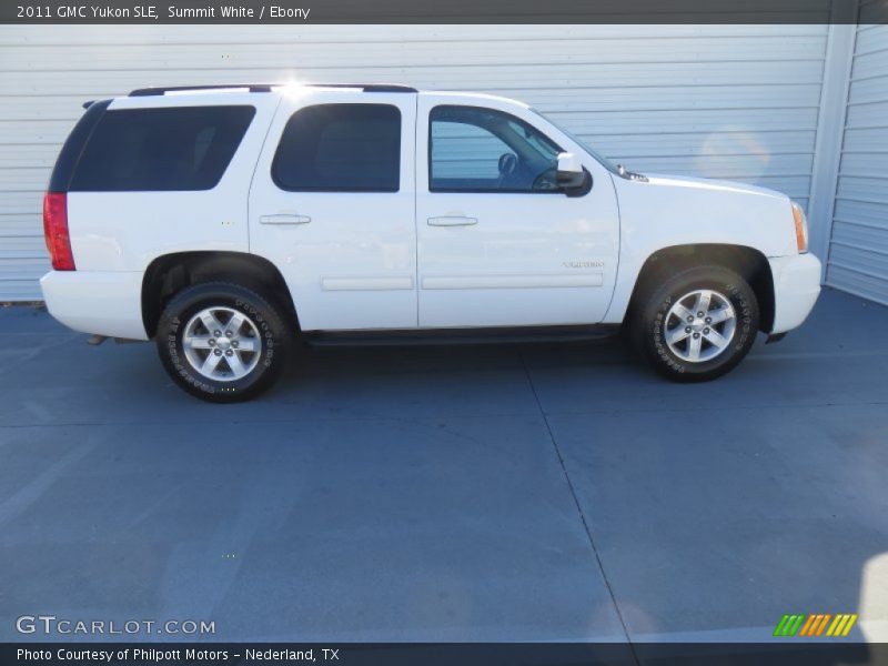 Summit White / Ebony 2011 GMC Yukon SLE