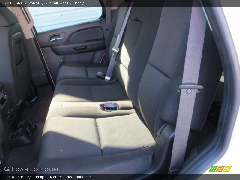Summit White / Ebony 2011 GMC Yukon SLE