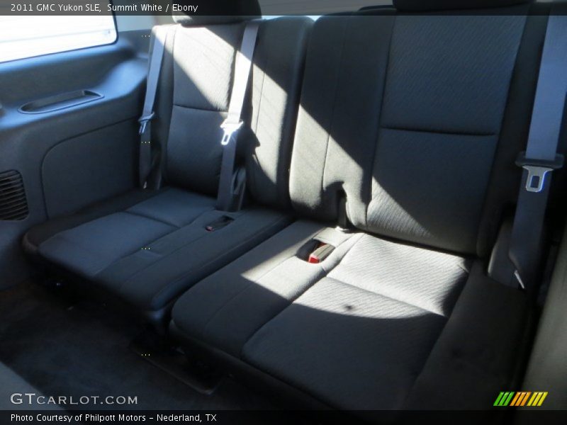 Summit White / Ebony 2011 GMC Yukon SLE