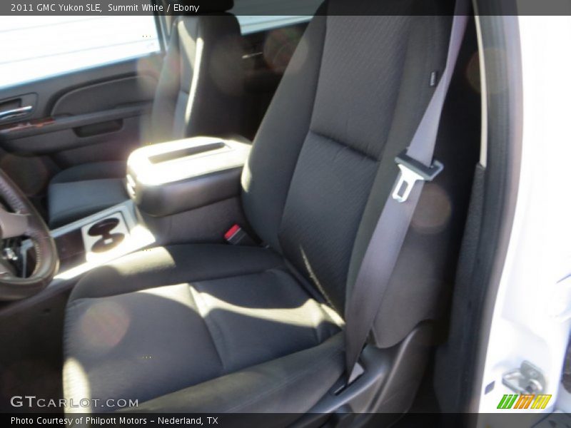 Summit White / Ebony 2011 GMC Yukon SLE