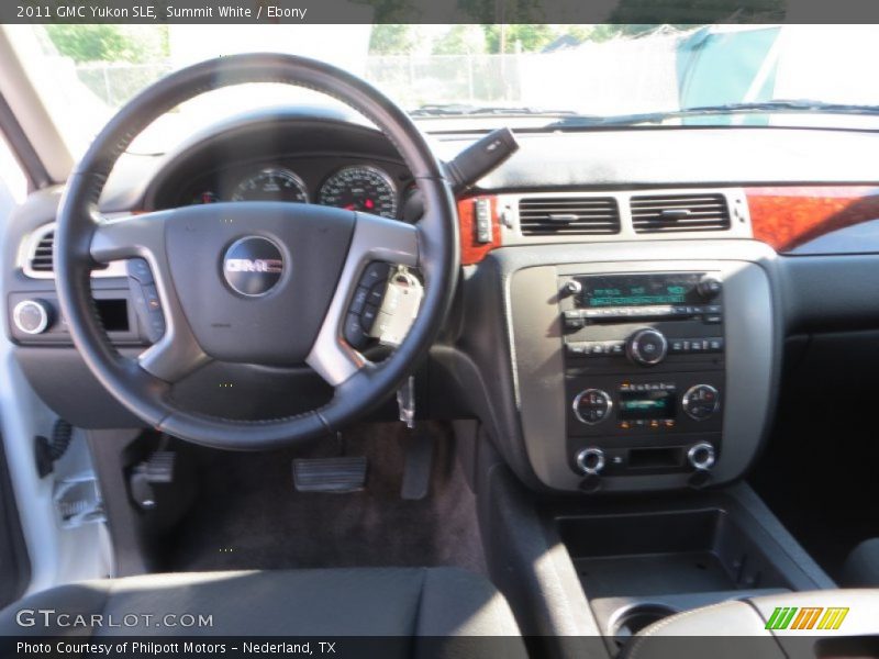 Summit White / Ebony 2011 GMC Yukon SLE