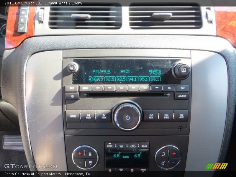 Summit White / Ebony 2011 GMC Yukon SLE