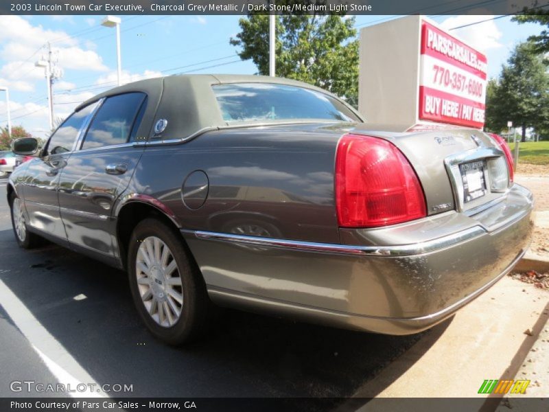 Charcoal Grey Metallic / Dark Stone/Medium Light Stone 2003 Lincoln Town Car Executive