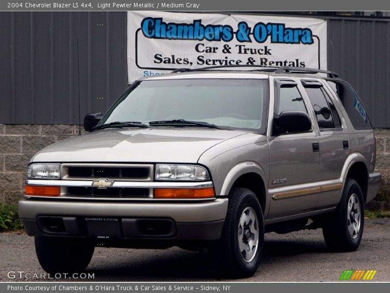 Light Pewter Metallic / Medium Gray 2004 Chevrolet Blazer LS 4x4