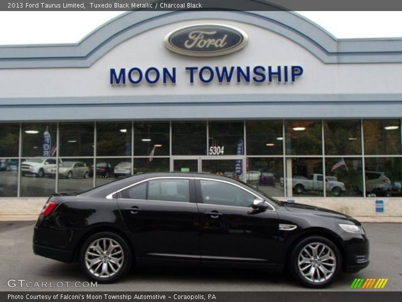 Tuxedo Black Metallic / Charcoal Black 2013 Ford Taurus Limited