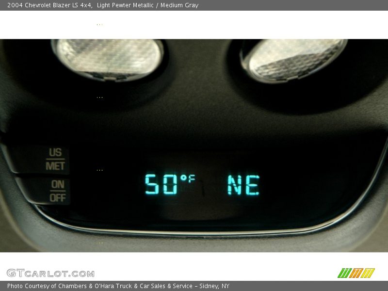 Light Pewter Metallic / Medium Gray 2004 Chevrolet Blazer LS 4x4