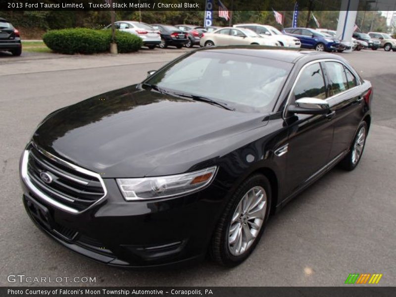 Tuxedo Black Metallic / Charcoal Black 2013 Ford Taurus Limited