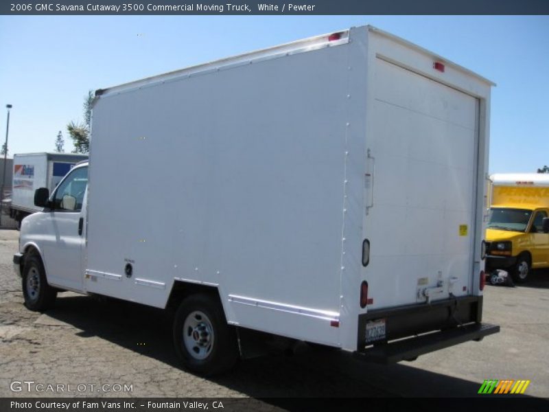 White / Pewter 2006 GMC Savana Cutaway 3500 Commercial Moving Truck