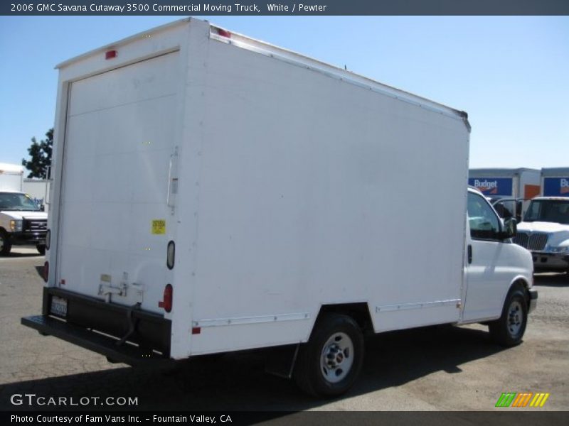 White / Pewter 2006 GMC Savana Cutaway 3500 Commercial Moving Truck