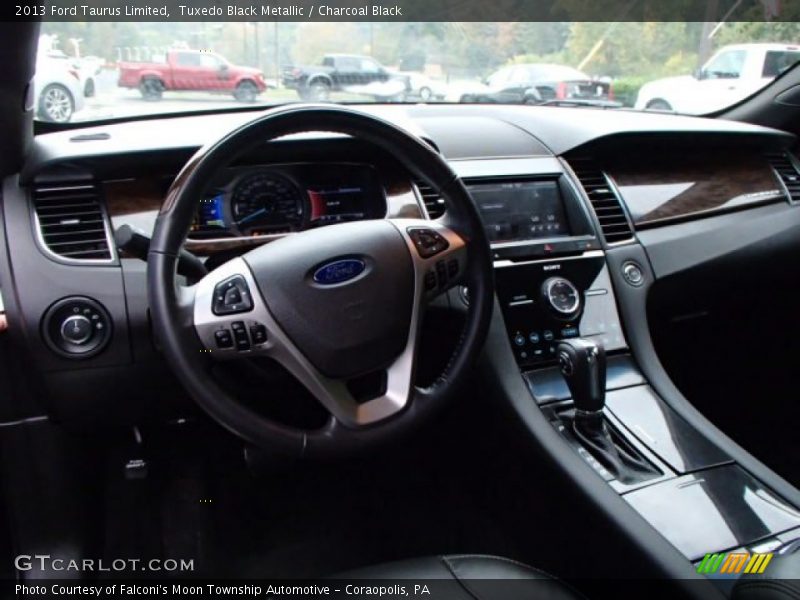 Tuxedo Black Metallic / Charcoal Black 2013 Ford Taurus Limited