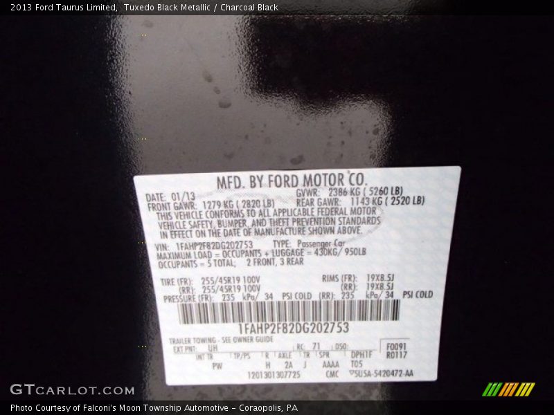 Tuxedo Black Metallic / Charcoal Black 2013 Ford Taurus Limited