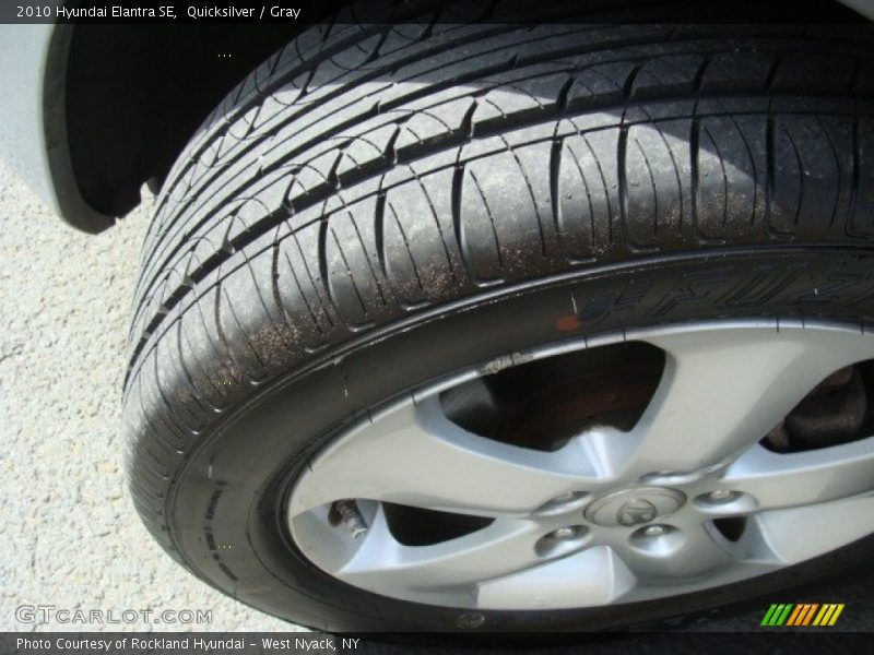 Quicksilver / Gray 2010 Hyundai Elantra SE