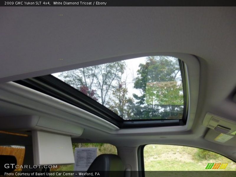 White Diamond Tricoat / Ebony 2009 GMC Yukon SLT 4x4