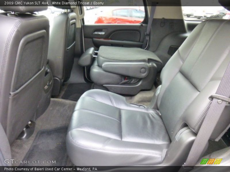 White Diamond Tricoat / Ebony 2009 GMC Yukon SLT 4x4