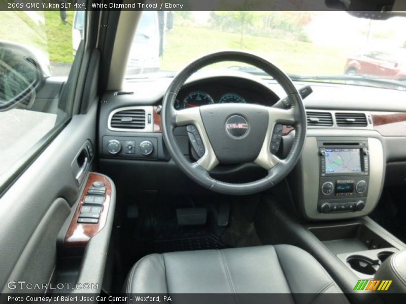 White Diamond Tricoat / Ebony 2009 GMC Yukon SLT 4x4