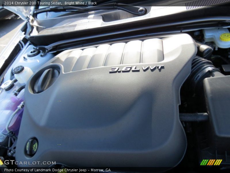 Bright White / Black 2014 Chrysler 200 Touring Sedan