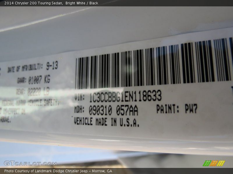Bright White / Black 2014 Chrysler 200 Touring Sedan