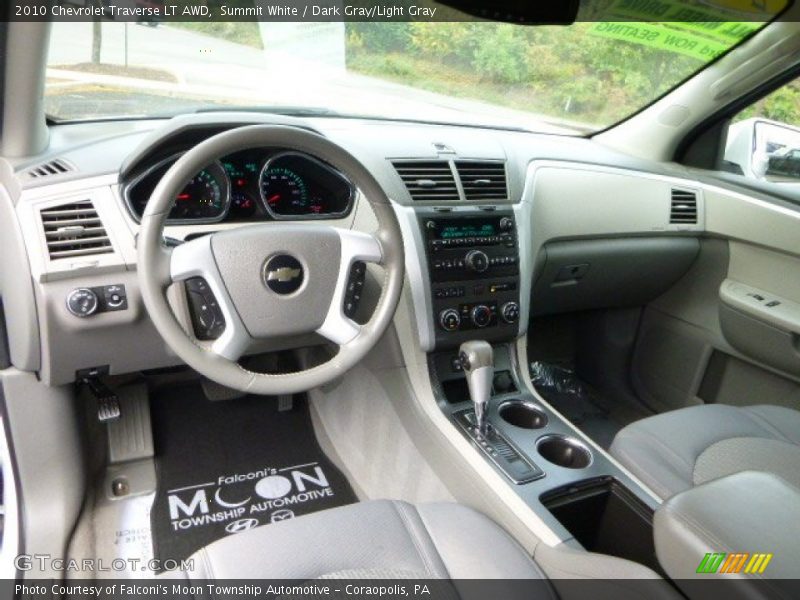 Summit White / Dark Gray/Light Gray 2010 Chevrolet Traverse LT AWD