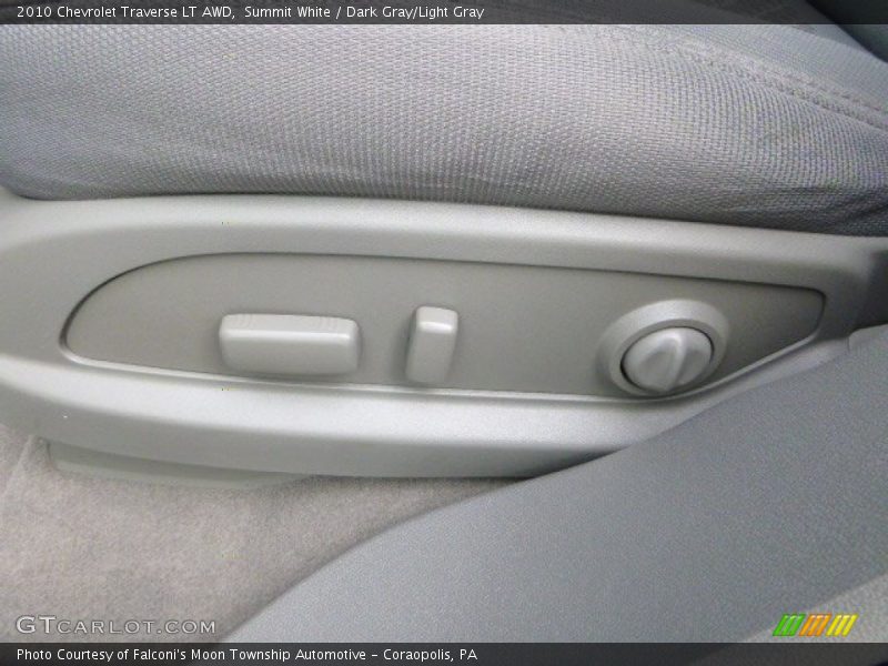 Summit White / Dark Gray/Light Gray 2010 Chevrolet Traverse LT AWD