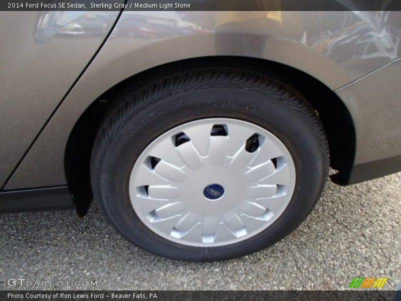 Sterling Gray / Medium Light Stone 2014 Ford Focus SE Sedan
