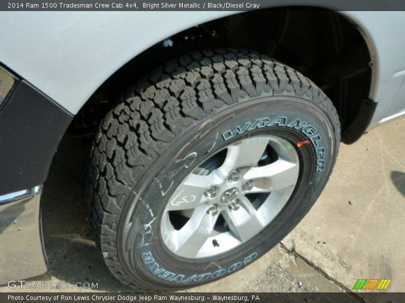 Bright Silver Metallic / Black/Diesel Gray 2014 Ram 1500 Tradesman Crew Cab 4x4