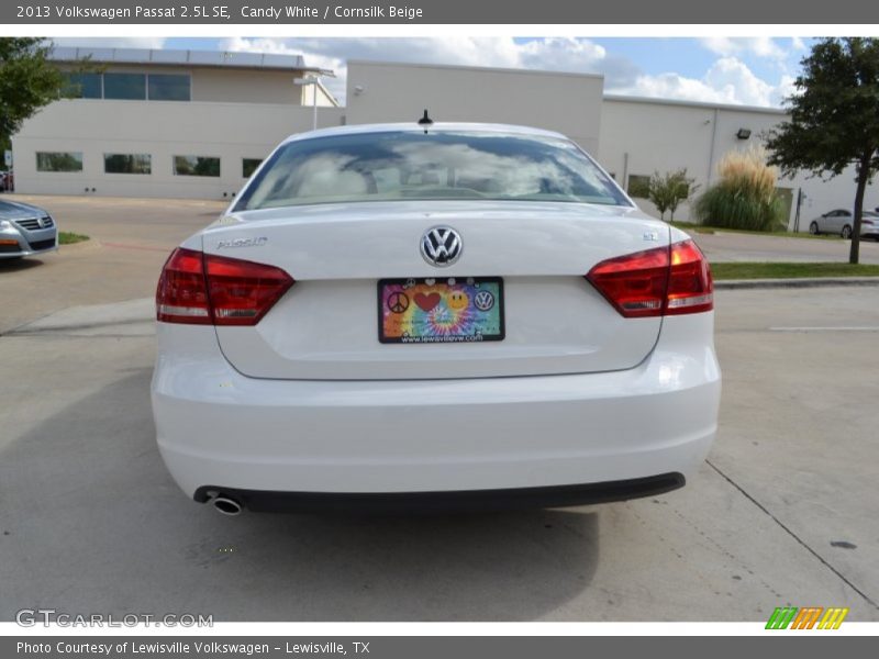 Candy White / Cornsilk Beige 2013 Volkswagen Passat 2.5L SE