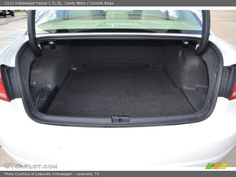 Candy White / Cornsilk Beige 2013 Volkswagen Passat 2.5L SE