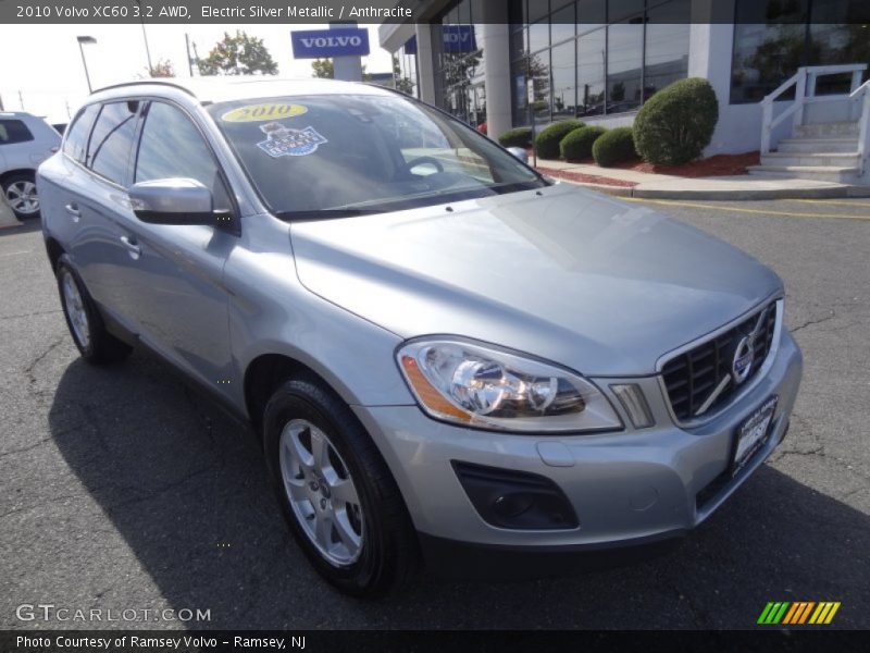 Electric Silver Metallic / Anthracite 2010 Volvo XC60 3.2 AWD