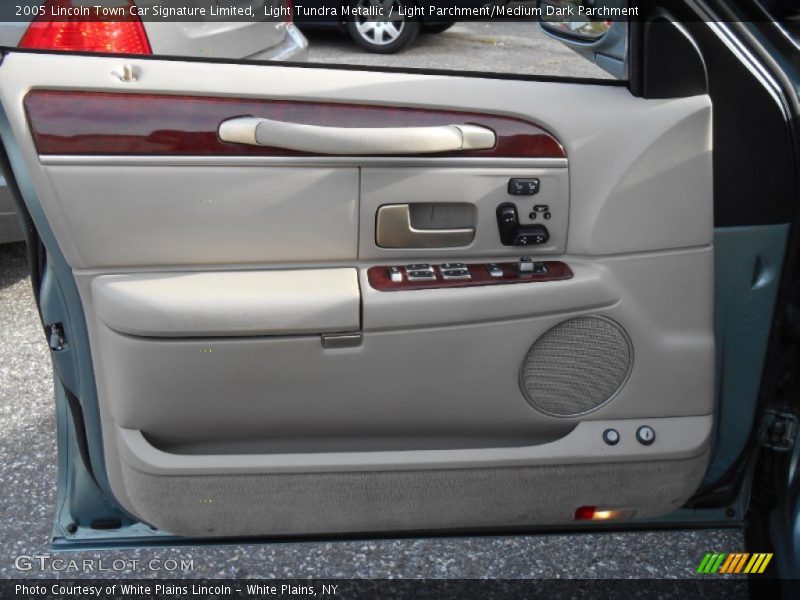 Door Panel of 2005 Town Car Signature Limited