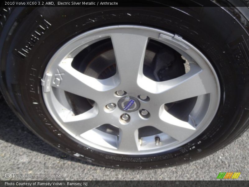 Electric Silver Metallic / Anthracite 2010 Volvo XC60 3.2 AWD