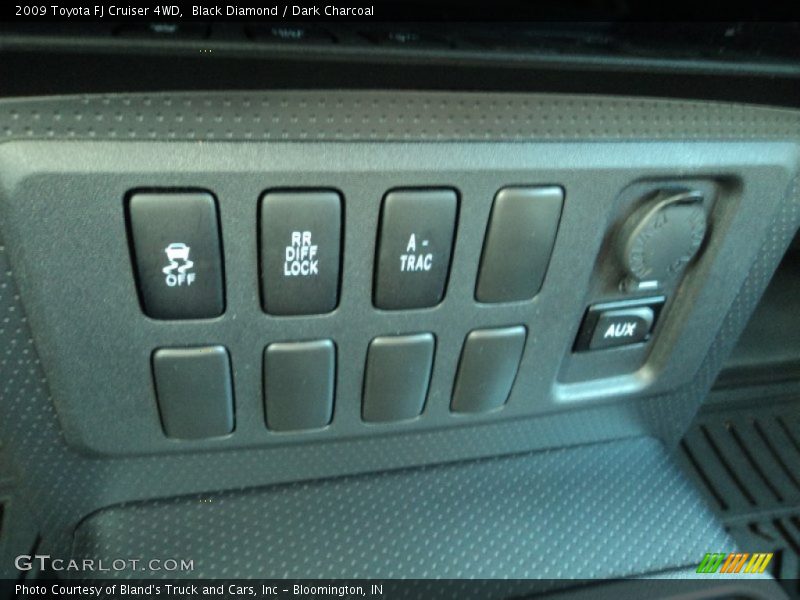 Black Diamond / Dark Charcoal 2009 Toyota FJ Cruiser 4WD
