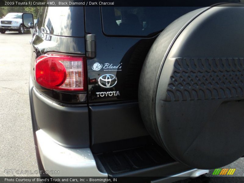 Black Diamond / Dark Charcoal 2009 Toyota FJ Cruiser 4WD